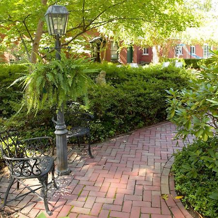 Louisville Bourbon Inn 외부 사진