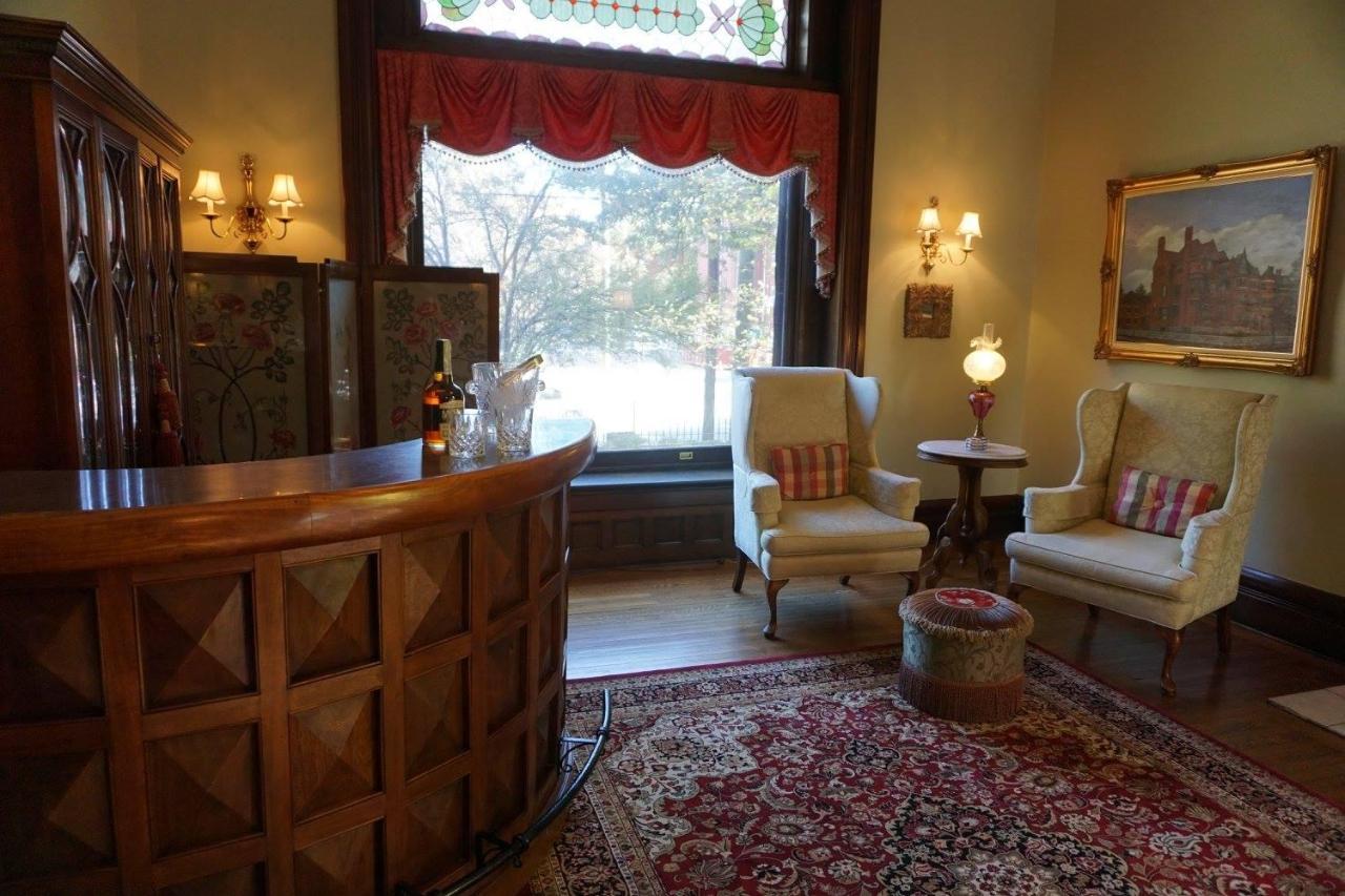 Louisville Bourbon Inn 외부 사진