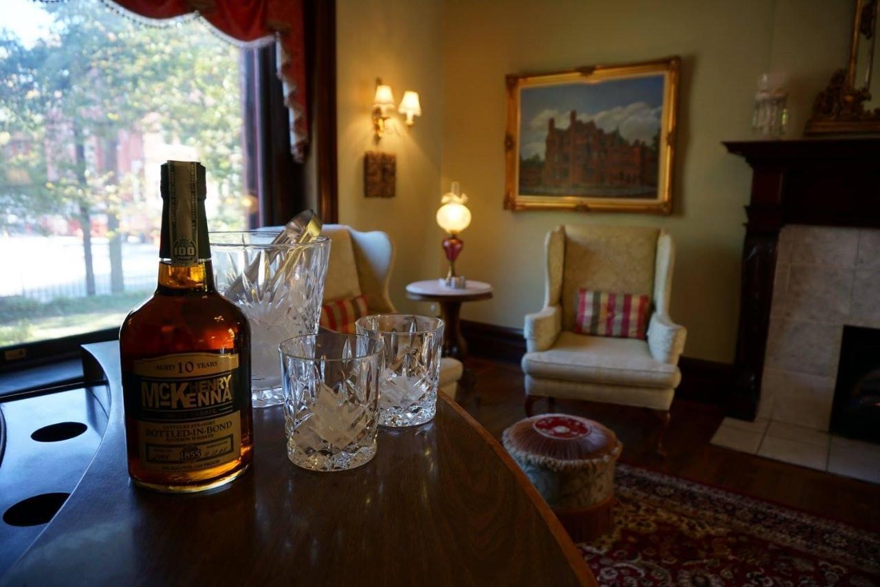 Louisville Bourbon Inn 외부 사진
